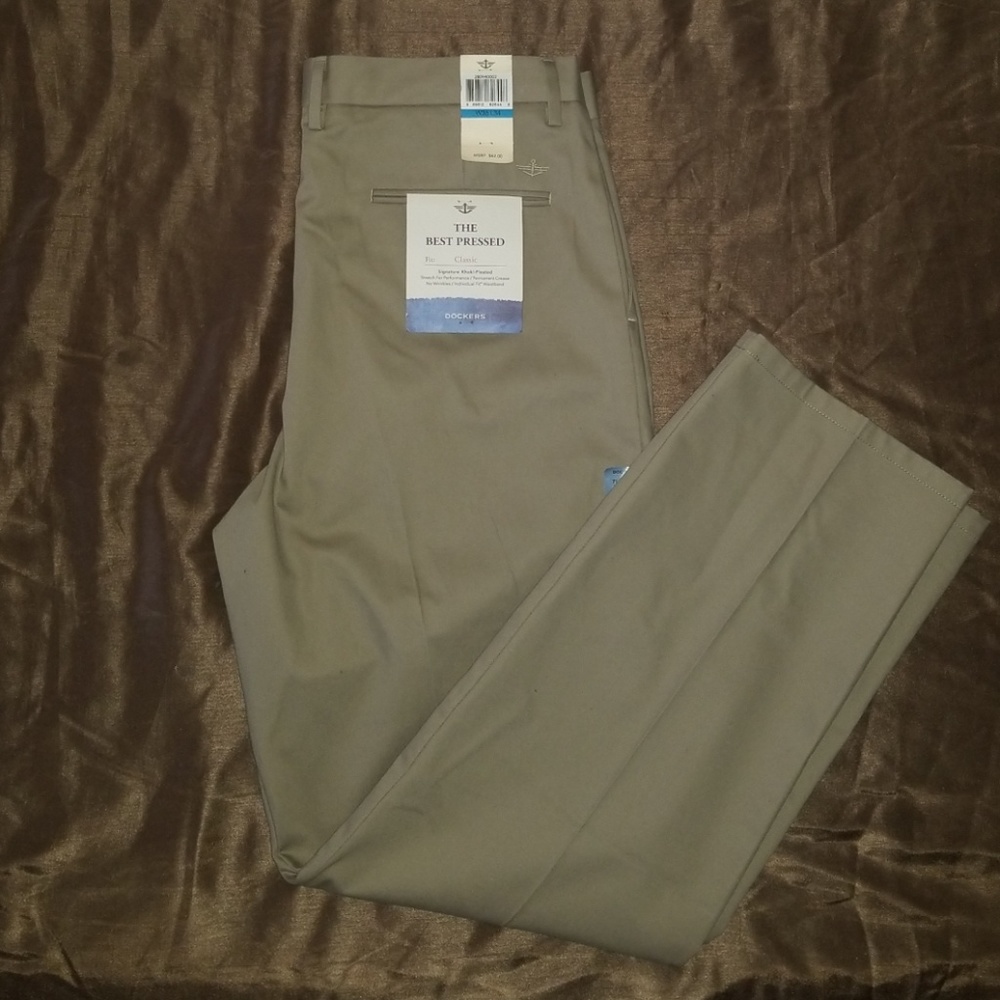 DOCKERS Signature Khaki- Pleated Classic Pants